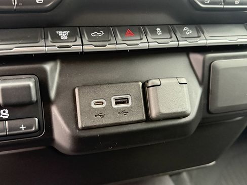 Used 2023 Chevrolet Silverado 2500 LT w/ Convenience Package image 21
