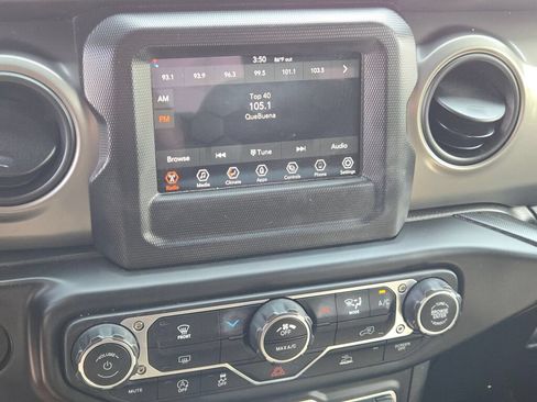 Used 2023 Jeep Wrangler Sport AWD/4WD image 9