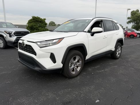 Used 2025 Toyota RAV4 XLE FWD image 5