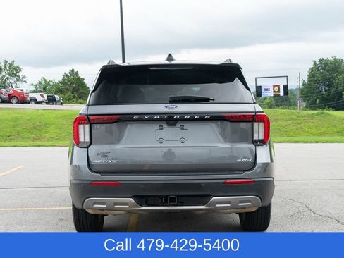 Used 2025 Ford Explorer Active w/ Active Comfort Package AWD/4WD image 5