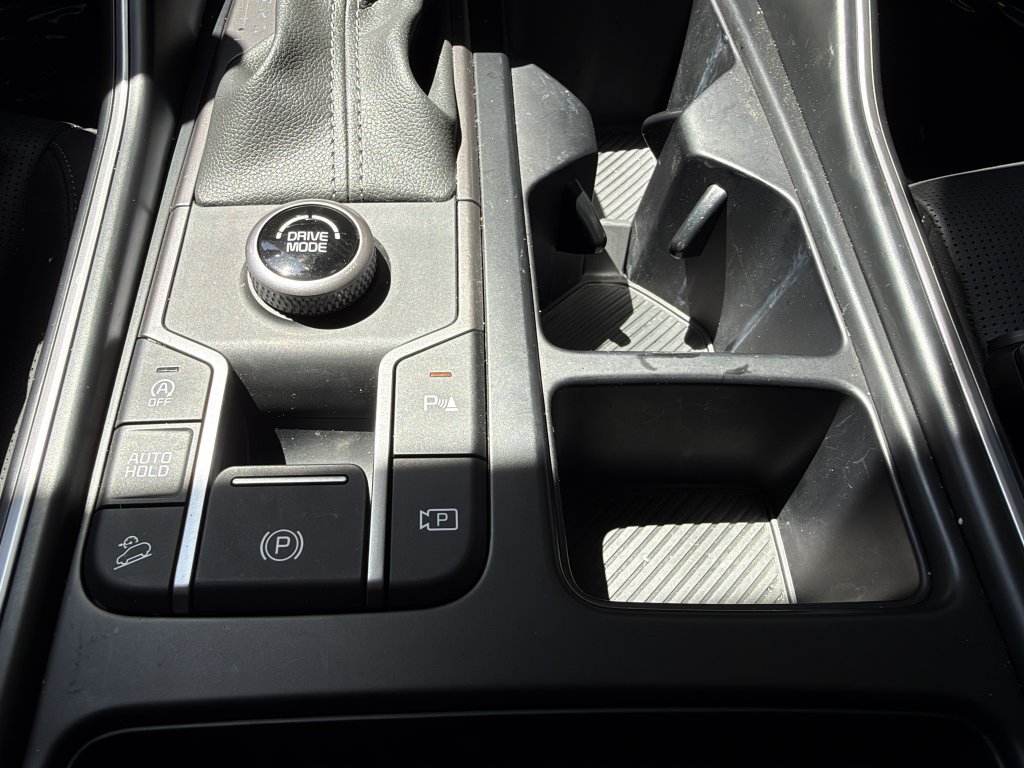 Used 2025 Kia Sorento S w/ Panoramic Sunroof Package FWD image 23