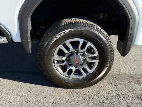 New 2026 GMC Sierra 2500 SLT w/ SLT Premium Package image 10