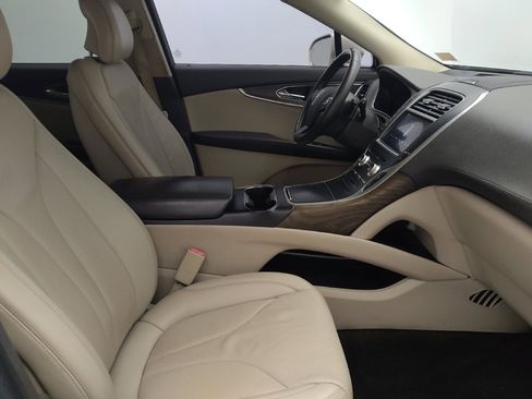 Used 2017 Lincoln MKX Reserve w/ Cargo Utility Package FWD image 21