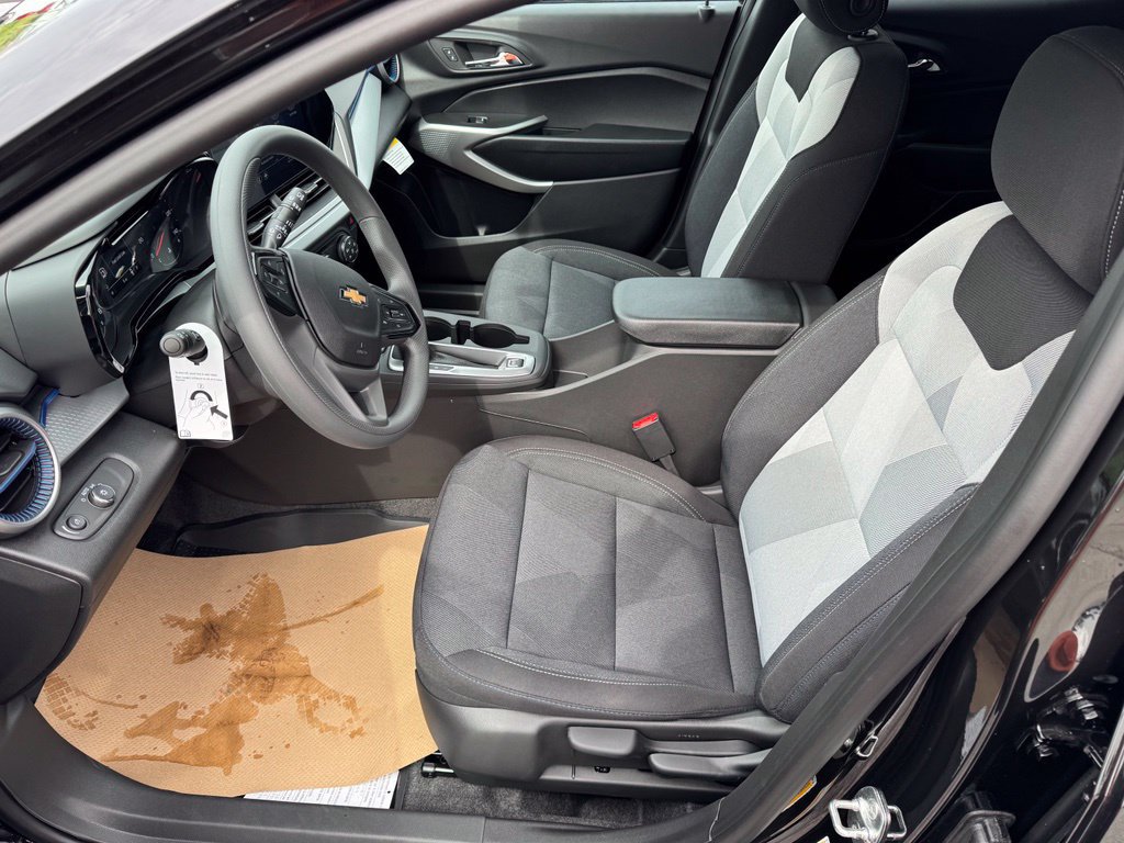 New 2026 Chevrolet Trax LS w/ LS Convenience Package FWD image 11