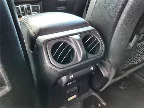 Used 2020 Jeep Gladiator Rubicon AWD/4WD image 18