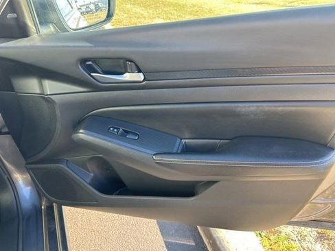 Used 2024 Nissan Altima 2.5 SV image 40