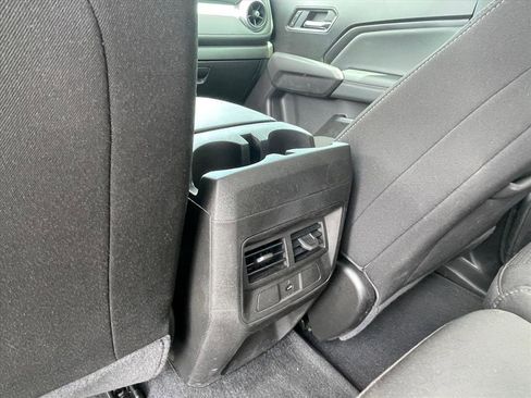 Used 2025 Chevrolet Colorado LT RWD image 23