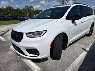 Used 2023 Chrysler Pacifica Limited w/ Uconnect Theater Family Group AWD/4WD video 1