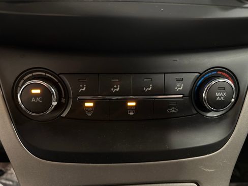 Used 2015 Nissan Sentra SV w/ Navigation Package image 19