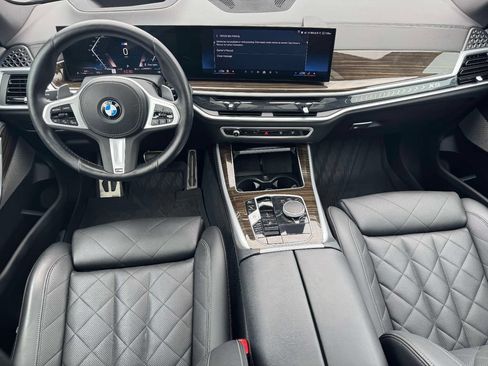 Used 2024 BMW X5 xDrive40i w/ M Sport Package AWD/4WD image 11