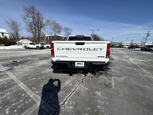Used 2025 Chevrolet Silverado 2500 ZR2 w/ Technology Package AWD/4WD image 33