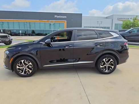 Used 2023 Kia Sportage EX FWD image 2