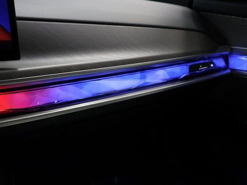 Used 2024 BMW 760i xDrive w/ Executive Package image 97