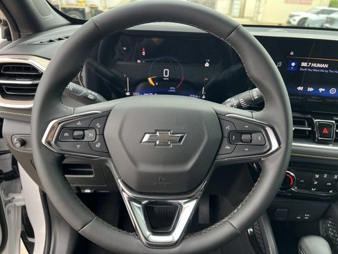 Used 2025 Chevrolet TrailBlazer ACTIV image 17