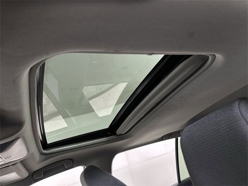 Used 2021 Toyota RAV4 XLE image 19