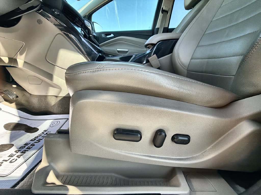 Used 2014 Ford Escape Titanium w/ Equipment Group 401A AWD/4WD image 14