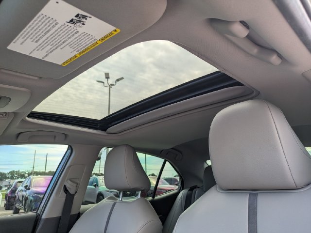 Used 2024 Toyota Camry SE w/ Convenience Package FWD image 19