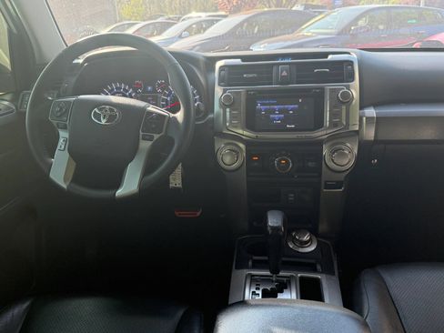 Used 2019 Toyota 4Runner SR5 AWD/4WD image 40