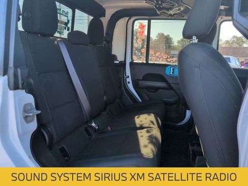 Used 2020 Jeep Gladiator Overland image 11