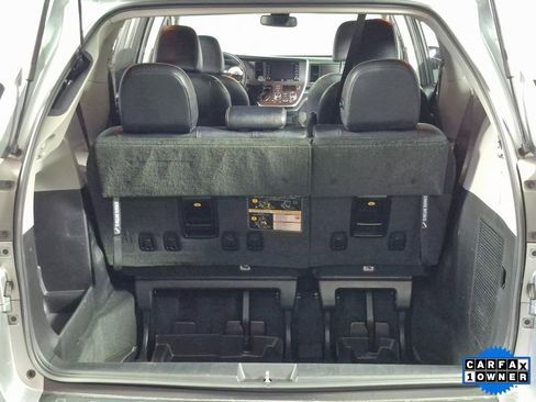 Used 2019 Toyota Sienna SE image 26