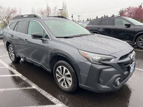 Used 2024 Subaru Outback Premium AWD/4WD image 3