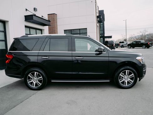Used 2023 Ford Expedition Limited AWD/4WD image 12