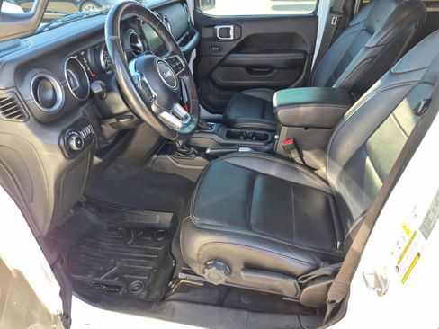 Used 2019 Jeep Wrangler Unlimited Sahara w/ Uconnect 4C Nav & Sound Group AWD/4WD image 10
