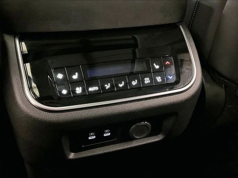 Used 2025 INFINITI QX80 Sensory image 34