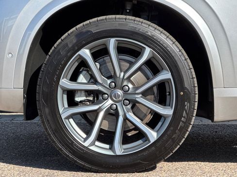 Used 2017 Volvo XC90 T6 Momentum w/ Vision Package image 27