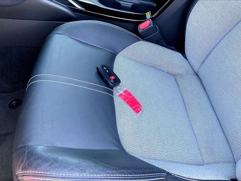 Used 2019 Toyota Corolla XSE FWD image 14