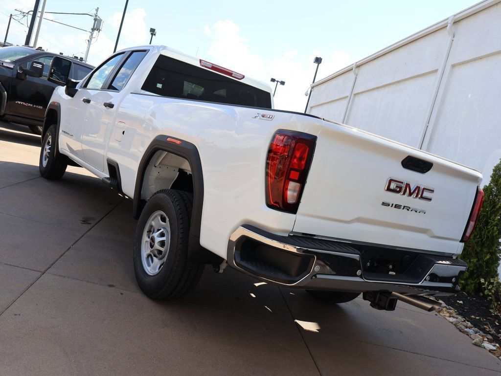 New 2026 GMC Sierra 2500 Pro w/ 1SA Pro Safety Plus Package AWD/4WD image 4