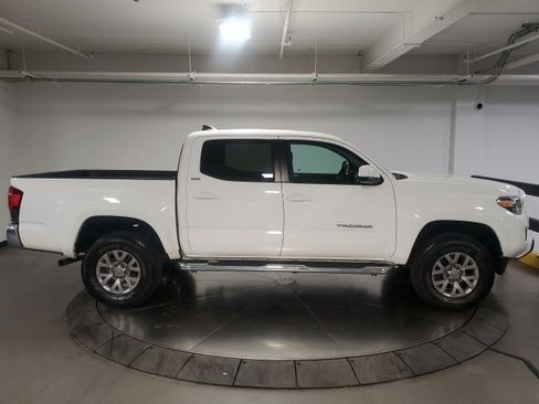 Used 2019 Toyota Tacoma SR5 image 9
