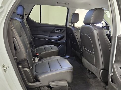 Used 2020 Chevrolet Traverse RS image 14