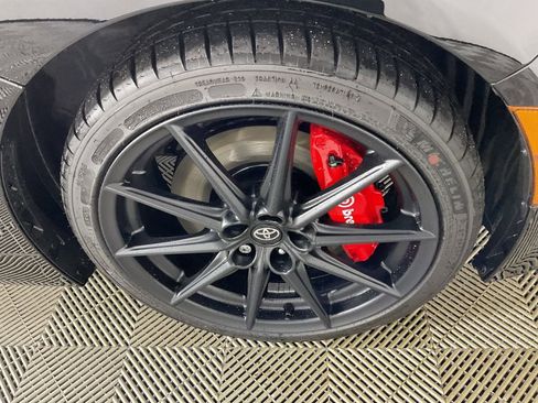 New 2025 Toyota GR86 Premium image 10