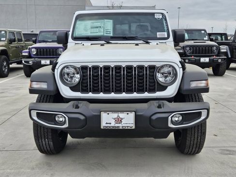 New 2026 Jeep Gladiator Sport AWD/4WD image 5