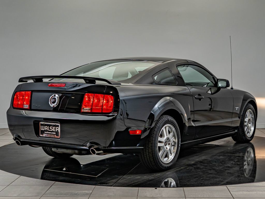 Used 2008 Ford Mustang GT RWD image 5