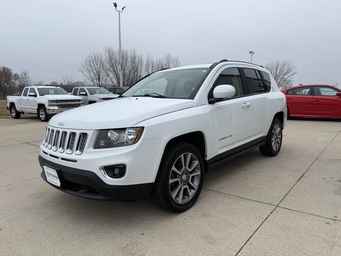 Used 2017 Jeep Compass High Altitude image 2