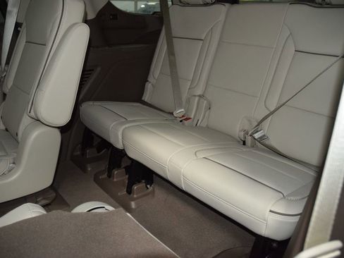 Used 2024 GMC Yukon Denali AWD/4WD image 46