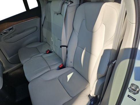 Used 2022 Volvo XC90 T8 Inscription Expression w/ Climate Package image 13