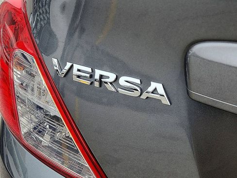 Used 2019 Nissan Versa S image 10