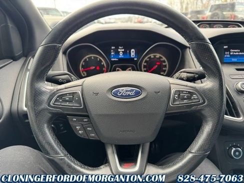 Used 2017 Ford Focus ST image 24
