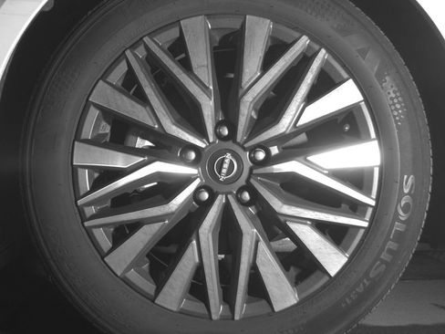 Used 2025 Nissan Altima 2.5 SV image 12