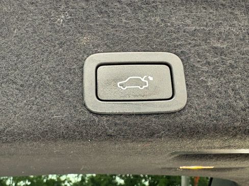 Used 2016 Volvo XC60 T6 w/ Proximity Package AWD/4WD image 24