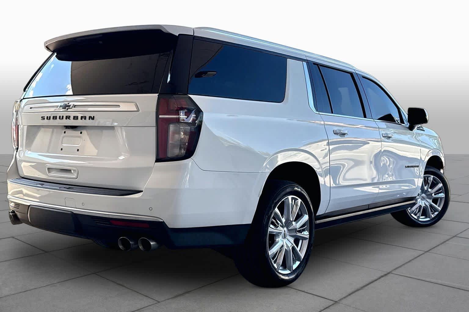 Used 2021 Chevrolet Suburban High Country w/ Premium Package AWD/4WD image 13