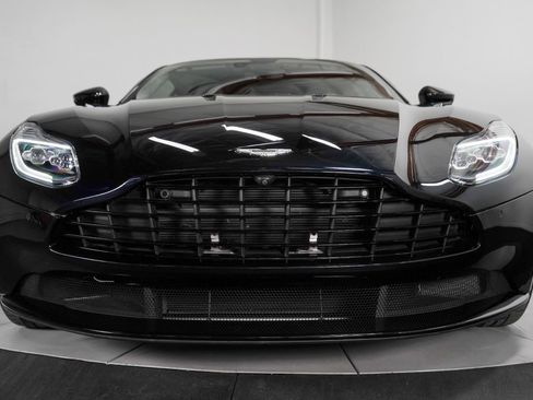 Used 2018 Aston Martin DB11 V12 image 15