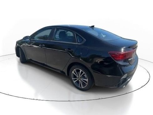 Used 2023 Kia Forte LXS FWD image 7