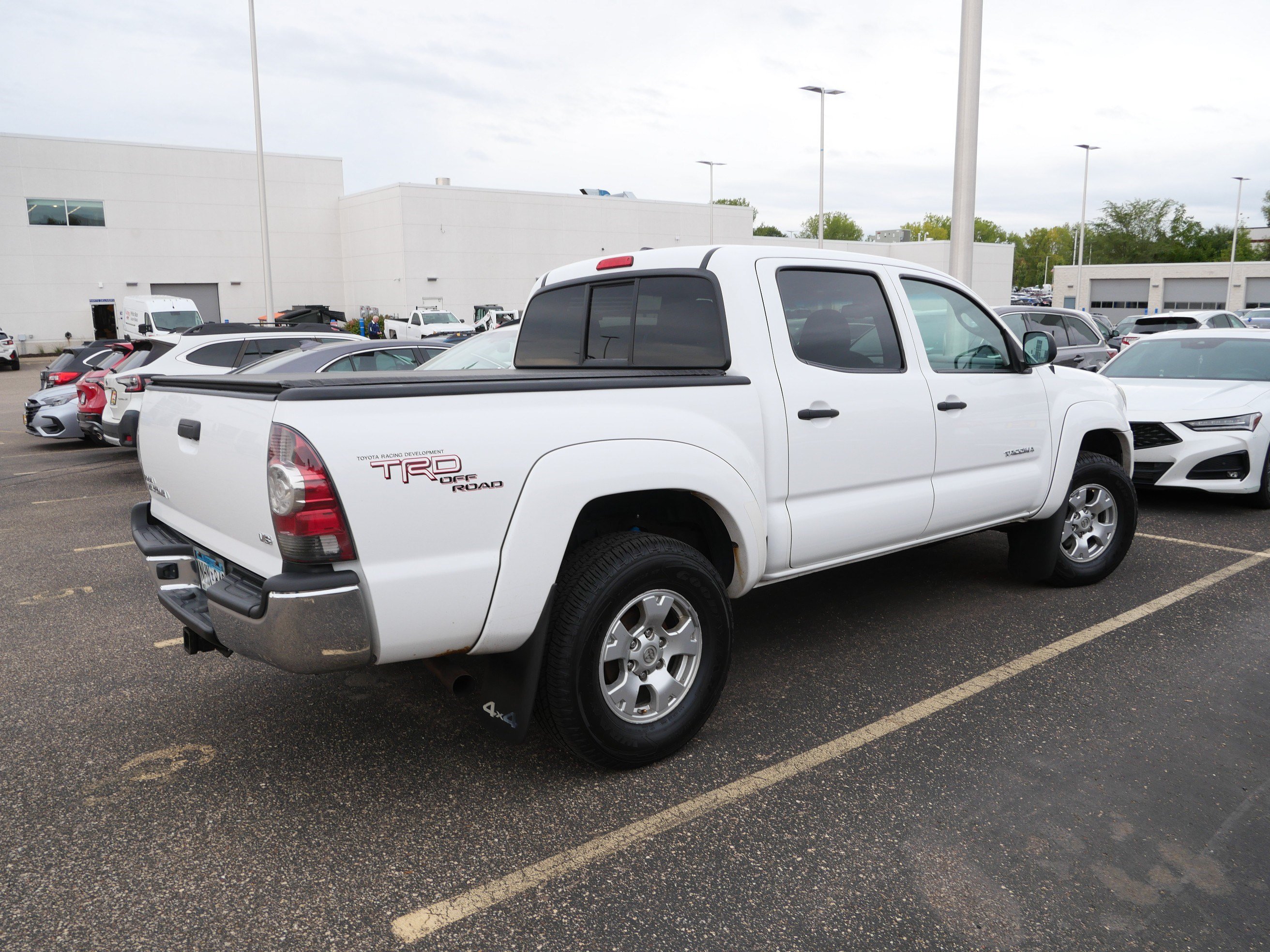 Used 2011 Toyota Tacoma 4x4 Double Cab w/ TRD Off-Road Pkg image 4