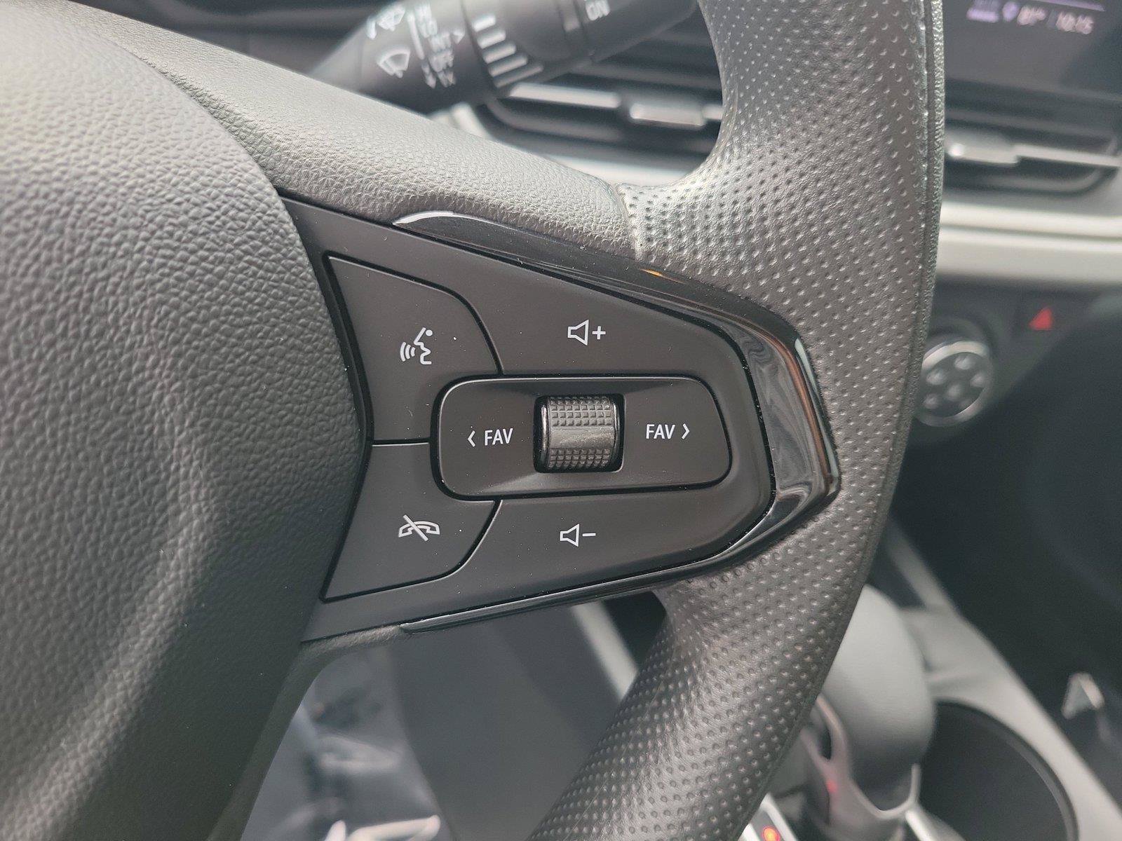 Used 2024 Chevrolet Trax LS w/ LS Convenience Package FWD image 26