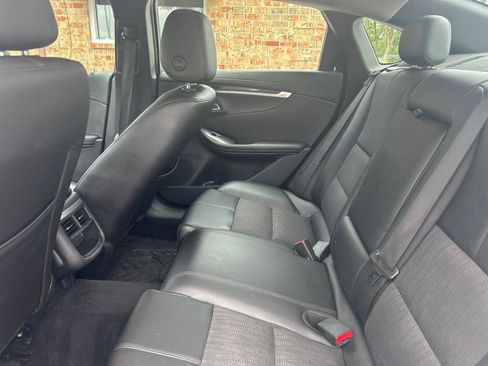 Used 2019 Chevrolet Impala LT FWD image 19