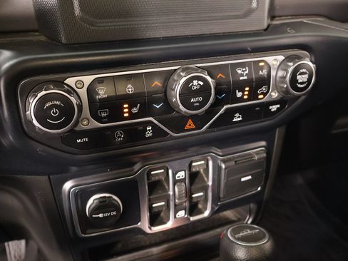 Used 2023 Jeep Gladiator Sport AWD/4WD image 7